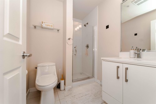 216-32083 Hillcrest Avenue, Abbotsford, BC 