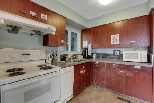 1554 Stevens Street, White Rock, BC 