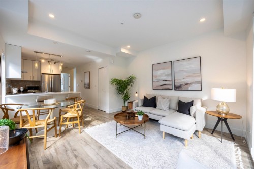 21-6328 King George Boulevard, Surrey, BC 