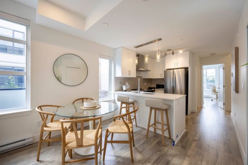 21-6328 King George Boulevard, Surrey, BC 