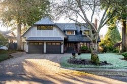 13416 17 Avenue  Surrey, BC V4A 6M8