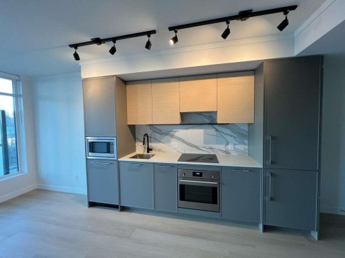 507-13725 George Junction  Surrey, BC V3T 0V7