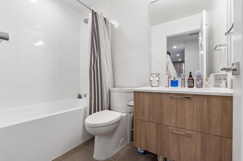 2701-8551 201 Street, Langley, BC 