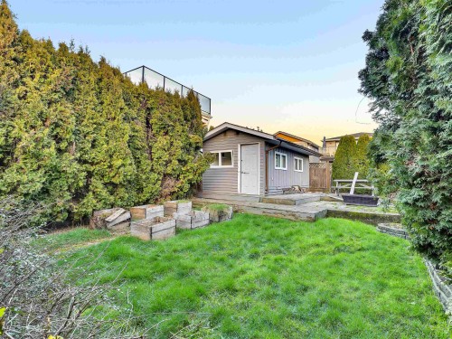 852 Stevens Street, White Rock, BC 