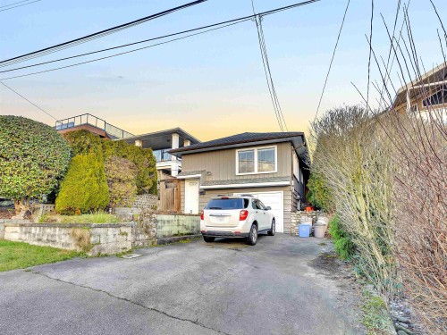 852 Stevens Street, White Rock, BC 