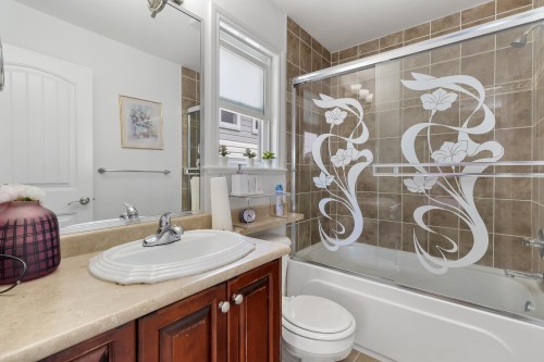 6999 144A Street, Surrey, BC 