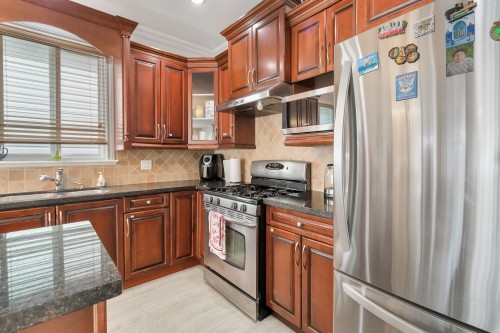 6999 144A Street, Surrey, BC 