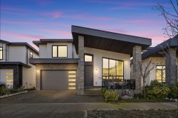 16764 18a Avenue  Surrey, BC V3Z 9X5