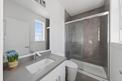 16764 18A Avenue, Surrey, BC 