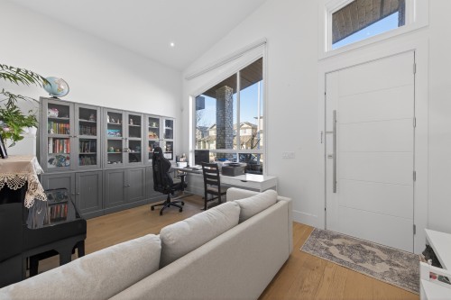 16764 18A Avenue, Surrey, BC 