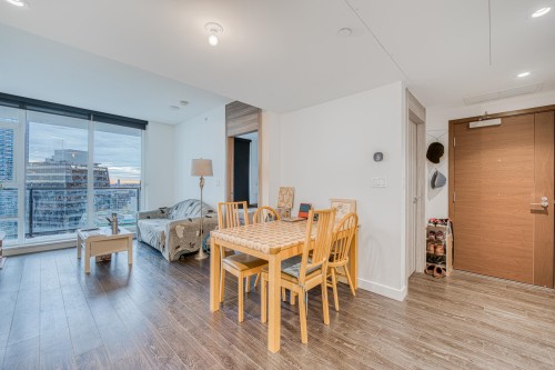 1801-9887 Whalley Boulevard, Surrey, BC 