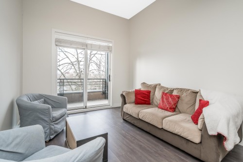 405-20058 Fraser Highway, Langley, BC 