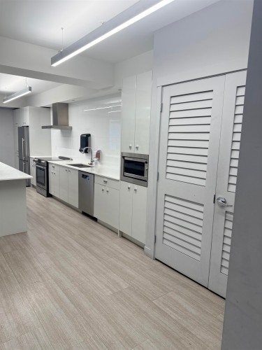 213-10838 Whalley Boulevard, Surrey, BC 