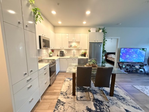 213-10838 Whalley Boulevard, Surrey, BC 