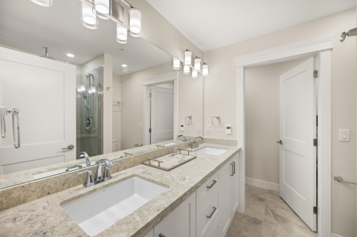 A518-8233 208B Street Street, Langley, BC 