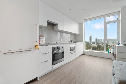 1605-13675 107A Avenue, Surrey, BC 