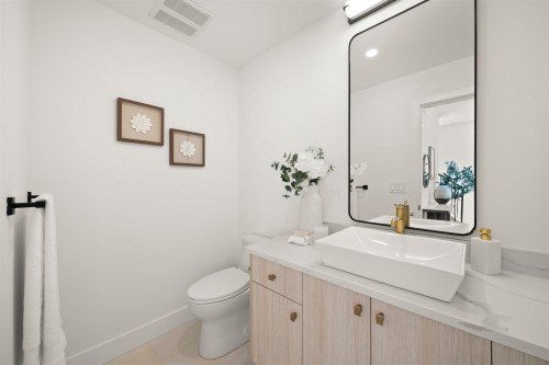 60-16358 90 Avenue, Surrey, BC 