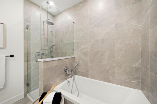 60-16358 90 Avenue, Surrey, BC 