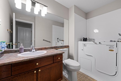 326-19750 64 Avenue, Langley, BC 