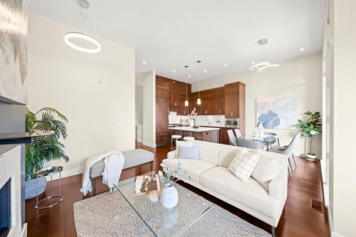 209-13585 16 Avenue, Surrey, BC 