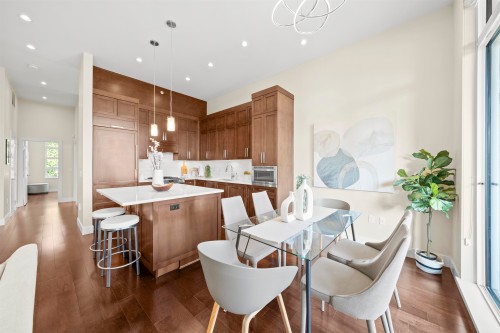 209-13585 16 Avenue, Surrey, BC 