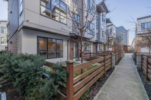 60-7177 194A Street, Surrey, BC 