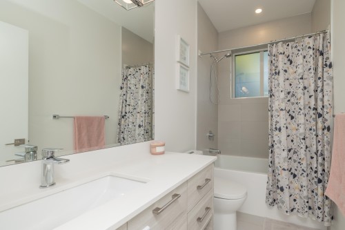 60-7177 194A Street, Surrey, BC 