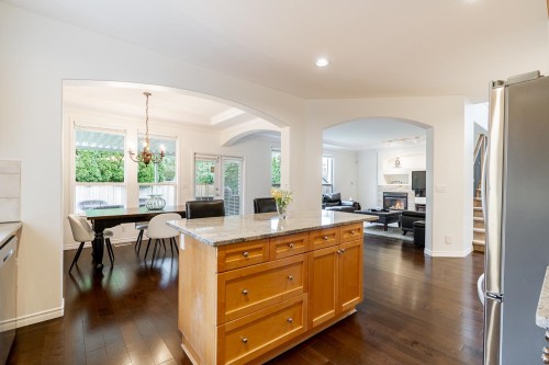 6119 166A Street, Surrey, BC 