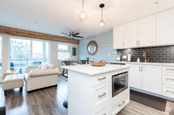 309-15735 Croydon Drive  Surrey, BC V3Z 2L5