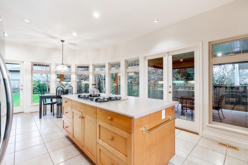 12570 18 Avenue, Surrey, BC 