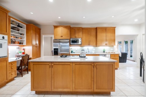 12570 18 Avenue, Surrey, BC 