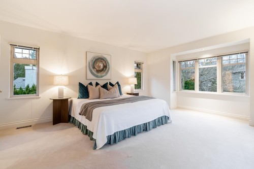 12570 18 Avenue, Surrey, BC 