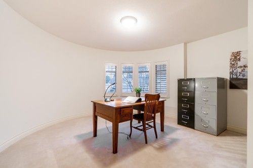 12570 18 Avenue, Surrey, BC 