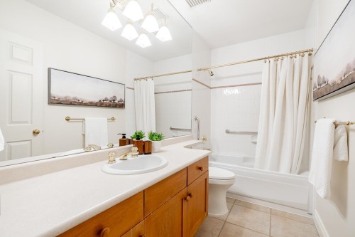 12570 18 Avenue, Surrey, BC 