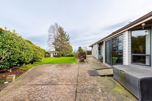 5690 Sunrise Crescent W, Surrey, BC 