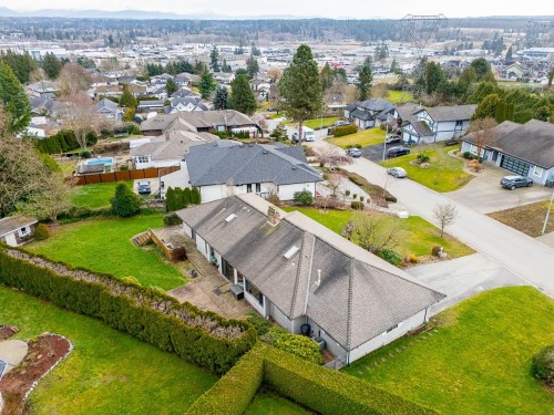 5690 Sunrise Crescent W, Surrey, BC 