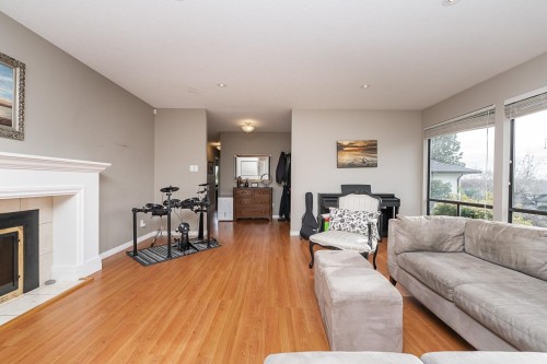 5690 Sunrise Crescent W, Surrey, BC 