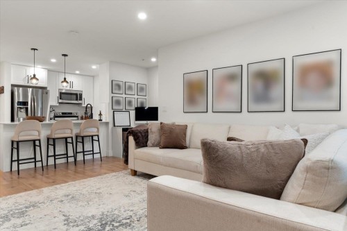 211-2581 Langdon Street, Abbotsford, BC 