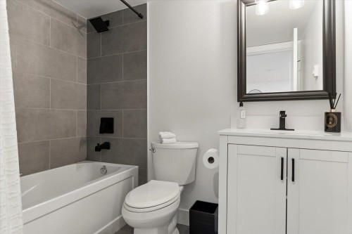 211-2581 Langdon Street, Abbotsford, BC 