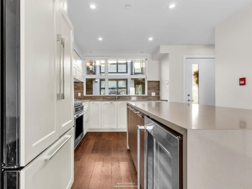 11-14820 Buena Vista Avenue, White Rock, BC 