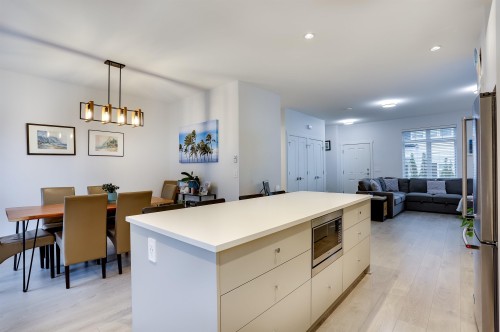 118-2070 Oak Meadows Drive, Surrey, BC 