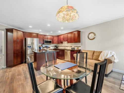 17-16995 64 Avenue, Surrey, BC 