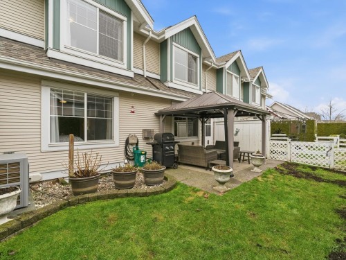 17-16995 64 Avenue, Surrey, BC 