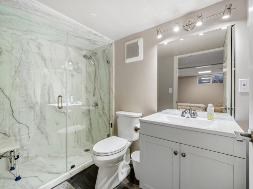 17-16995 64 Avenue, Surrey, BC 