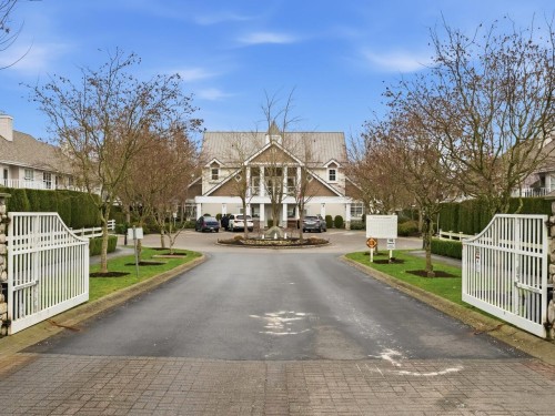 17-16995 64 Avenue, Surrey, BC 