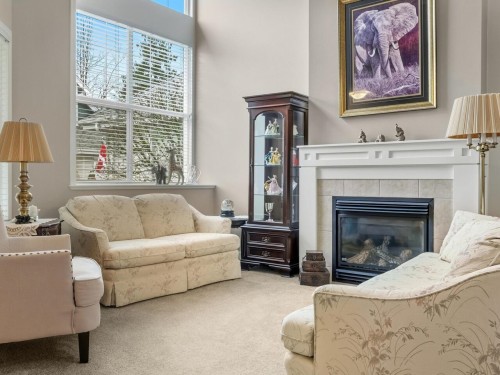 17-16995 64 Avenue, Surrey, BC 