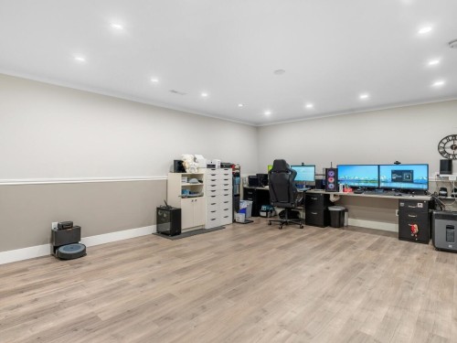 17-16995 64 Avenue, Surrey, BC 