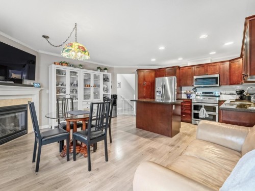 17-16995 64 Avenue, Surrey, BC 