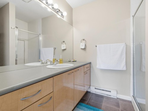 3-2678 King George Boulevard, Surrey, BC 