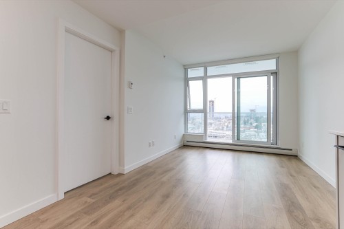 2212-13685 102 Avenue, Surrey, BC 